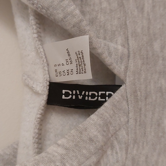H&M, Fitted Sweatshirt Dress, Light gray melange/A, Small. - Picture 8 of 10